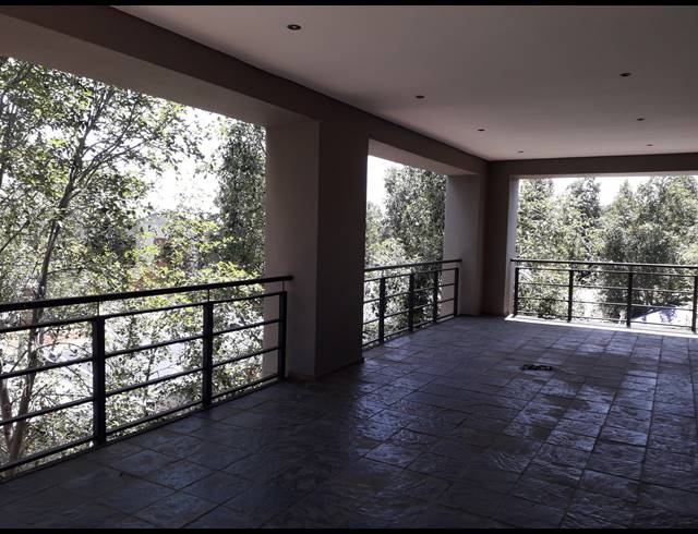 1,172M² BUSINESS TO LET IN IRENE